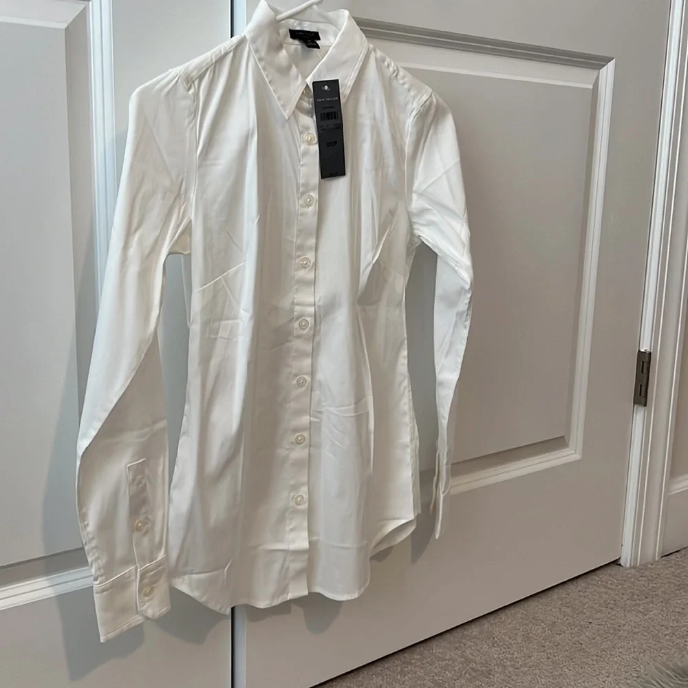 White - Picture 3 of 4